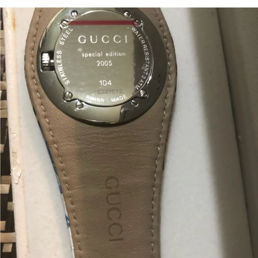 Gucci 2005 HOST PICK Limited edition diamond flower watch NWT Extraordinary Look